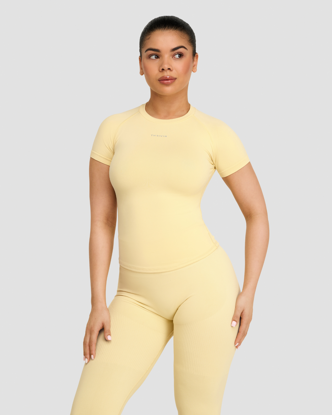 T-shirt de compression Elevate™ | Beurre doré
